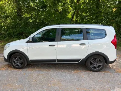 Gebraucht Dacia Lodgy 102 PS (75 kW) 2017 Weiß Van / Kleinbus