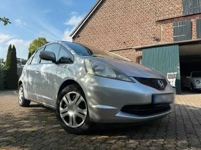 Gebraucht Honda Jazz 100 PS (73 kW) 2009 Silber Kleinwagen