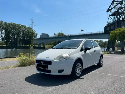 Gebraucht Fiat Grande Punto 69 PS (50 kW) 2011 Weiß Kleinwagen