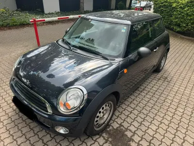 Käytetty Mini Cooper 70 HP (51 kW) 2008 Musta Viistoperä
