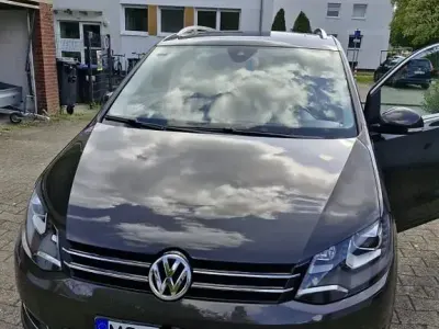 Gebraucht VW Sharan Comfortline 177 PS (130 kW) 2015 Braun Van / Kleinbus