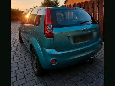 Gebraucht Ford Fiesta 90 PS (66 kW) 2006 Grün Kleinwagen