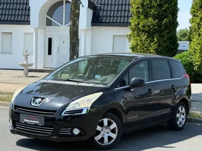 Gebraucht Peugeot 5008 Family 156 PS (114 kW) 2011 Schwarz Van / Kleinbus
