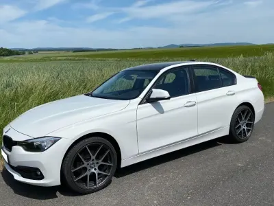 Gebraucht BMW 318 Advantage 136 PS (100 kW) 2016 Weiß Limousine