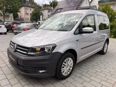 Gebraucht VW Caddy Trendline 102 PS (75 kW) 2018 Reflexsilber metallic Van / Kleinbus