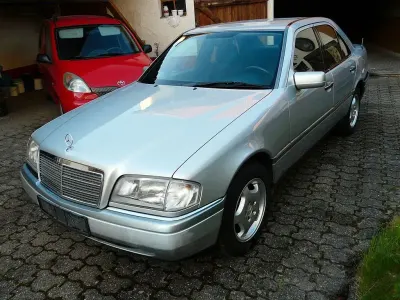 Gebraucht Mercedes C250 Elegance 113 PS (83 kW) 1994 Silber Limousine