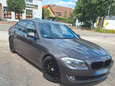 Gebraucht BMW 525 258 PS (189 kW) 2011 Grau Limousine