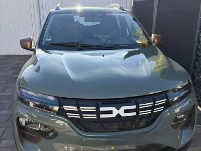 Gebraucht Dacia Spring Extreme 47 kW (65 PS) 2023 Grün Kleinwagen