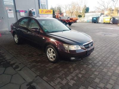 Gebraucht Hyundai Sonata GLS 162 PS (119 kW) 2006 Kirschemetalik Limousine
