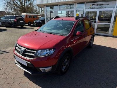 Gebraucht Dacia Sandero Ambiance 90 PS (66 kW) 2015 Rot Limousine