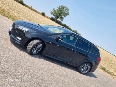 Schwarz Gebraucht 2018 Ford Focus ST-Line Limousine | 11.400 € (Fairer Preis)