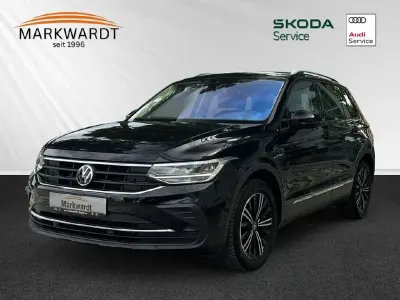 Gebraucht VW Tiguan Active 150 PS (110 kW) 2021 Deep black perleffekt SUV