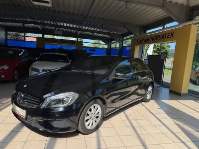 Gebraucht Mercedes A180 122 PS (89 kW) 2015 Schwarz Kleinwagen