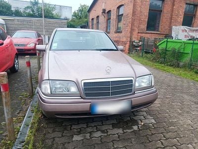 Usata Mercedes C250 Elegance 113 CV (83 kW) 1993 Oro Berlina