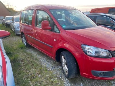 Rot Gebraucht 2013 VW Caddy Van / Kleinbus | 18.999 €