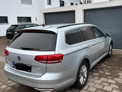 Gebraucht VW Passat 150 PS (110 kW) 2017 Silber Kombi