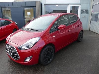 Gebraucht Hyundai ix20 Passion 90 PS (66 kW) 2016 Rot Kleinwagen