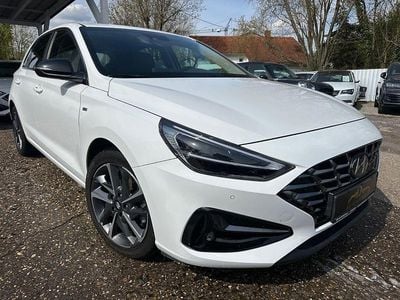 Gebraucht Hyundai i30 Prime 159 PS (116 kW) 2022 Weiß Limousine