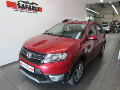 Gebraucht Dacia Sandero Prestige 90 PS (66 kW) 2014 Rot Van / Kleinbus
