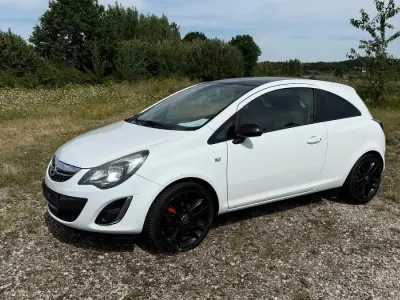 Gebraucht Opel Corsa Sport 101 PS (74 kW) 2013 Weiß Kleinwagen