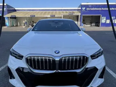 Gebraucht BMW 520 M Sport 197 PS (144 kW) 2024 Limousine