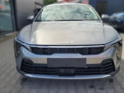 Neu Kia K4 116 PS (85 kW) 2026 Grau metallic
