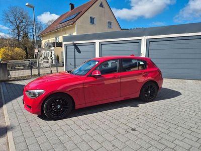 Gebraucht BMW 114 102 PS (75 kW) 2012 Rot Kleinwagen