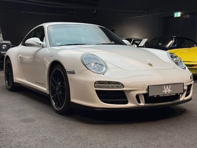 Porsche 911 Carrera GTS