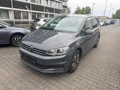 Gebraucht VW Touran Goal 150 PS (110 kW) 2026 Grau Van / Kleinbus