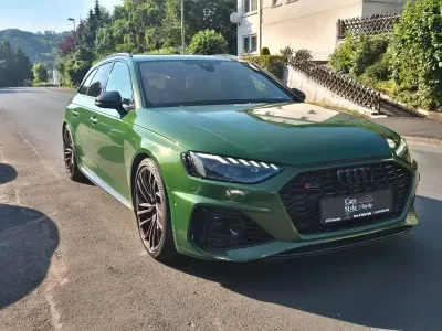 Gebraucht Audi RS4 Design 450 PS (330 kW) 2021 Sonomagrün metallic Kombi