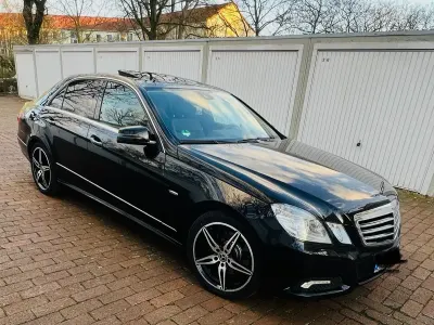 Gebraucht Mercedes E250 204 PS (150 kW) 2009 Schwarz Limousine