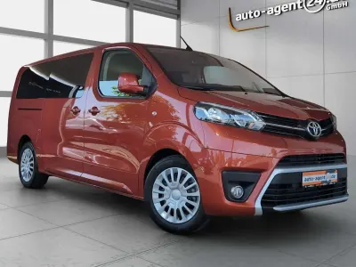 Gebraucht Toyota Proace Verso 177 PS (130 kW) 2023 Orange tourmaline Kombi