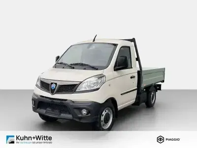 Używany Piaggio Porter 106 KM (77 kW) 2024 Biały Minivan