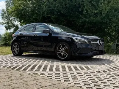 Gebraucht Mercedes A200 AMG line 156 PS (114 kW) 2018 Schwarz Limousine