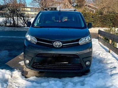 Grau Gebraucht 2022 Toyota Proace Verso Kombi | 23.000 € (Superpreis)