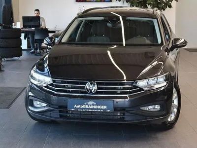 Usata VW Passat Comfortline 150 CV (110 kW) 2023 Grigio Station wagon