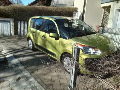 Gebraucht Citroën C3 Picasso Tendance 95 PS (69 kW) 2010 Grün Van / Kleinbus