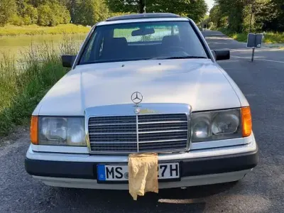 Gebraucht Mercedes 250 94 PS (69 kW) 1989 Weiß Limousine