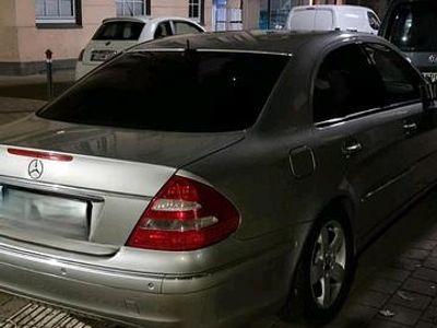 Mercedes E320