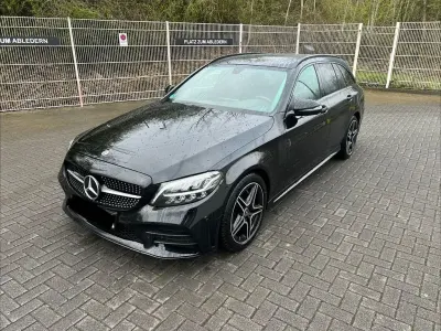 Gebraucht Mercedes C180 AMG 156 PS (114 kW) 2019 Schwarz Limousine