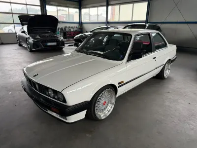 Gebraucht BMW 320 127 PS (93 kW) 1990 Weiß Coupé