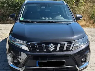 Gebraucht Suzuki Vitara Comfort+ 129 PS (94 kW) 2022 Schwarz SUV