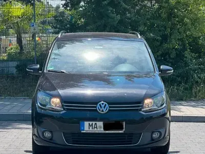 Gebraucht VW Touran 140 PS (102 kW) 2011 Schwarz Van / Kleinbus