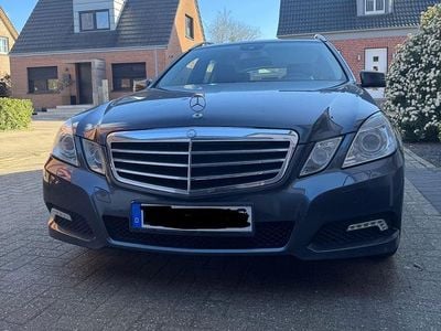 Gebraucht Mercedes E200 Avantgarde 136 PS (100 kW) 2010 Grau Kombi