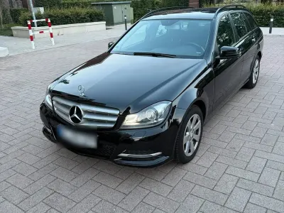 Gebraucht Mercedes C180 120 PS (88 kW) 2014 Schwarz Kombi