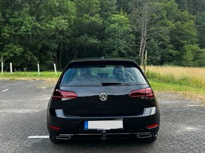 gebraucht VW Golf VII R-Line, Automatik, Schwarz