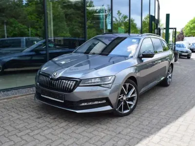 Używany Skoda Superb SportLine 218 KM (160 kW) 2023 Szary Kombi