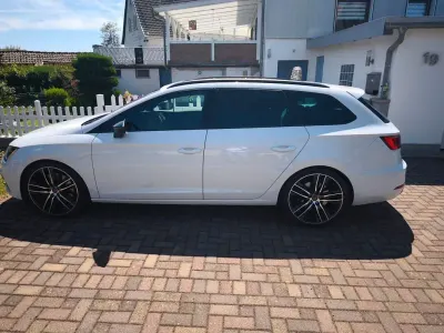 Gebraucht Seat Leon 4Drive 300 PS (220 kW) 2020 Weiß Limousine