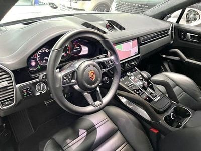 Gebraucht Porsche Cayenne Turbo 549 PS (403 kW) 2021 Orange metallic SUV