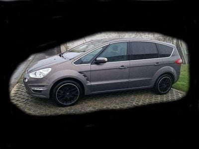 Braun Gebraucht 2012 Ford S-MAX Titanium Van / Kleinbus | 9.800 € (Etwas zu teuer)